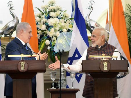Israeli PM Benjamin Netanyahu, Modi sign 9 MoUs