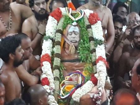 Kanchi Shankaracharya Jayendra Saraswathi passes away, last rites to be held today