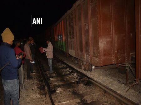 Maharashtra: 24 coaches of a goods train derail near Satna