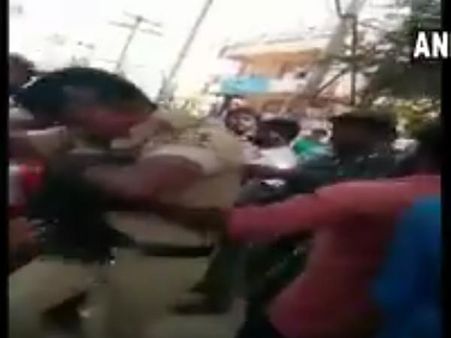 Watch: Goons thrash cop in Bengaluru