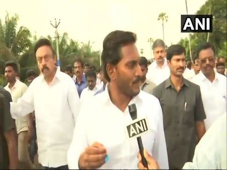 'He is cheating Andhra people', says Jagan Reddy on Chandrababu Naidu's fast