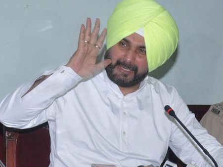 Navjot Sidhu backs farmer protests in unique style, find out how