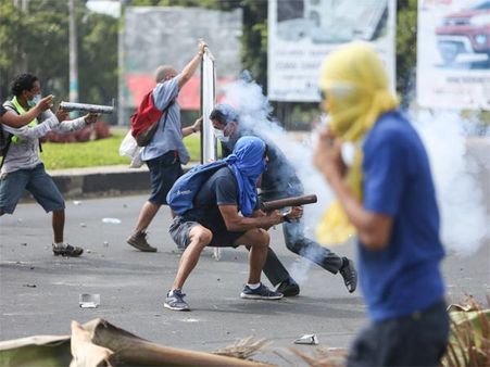 Nicaragua: 20 killed in police-protesters clash