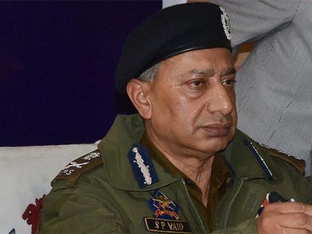 'Encounter sites not marriage venues, stay away', advises J&K police chief