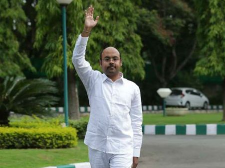 Karnataka elections: Yathindra Siddaramaiah wins Varuna constituency