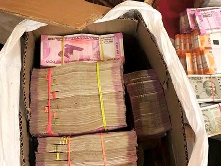 Karnataka polls: It is getting dirty, cash, liquor seizures up by 350 per cent compared to 2013