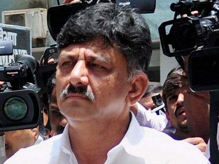 D K Shivakumar paid unaccounted money to AICC alleges IT department