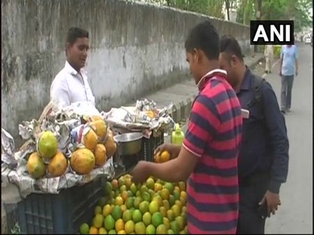 Uttarakhand: Meet fruit vendor who aspires to become a ‘good lawyer’
