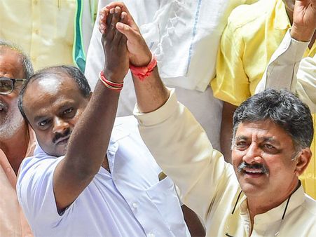 Karnataka: Portfolio allocation delayed as Rahul, Sonia travel abroad