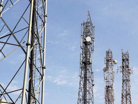 To curb naxal menace, Cabinet approves setting up of 4,072 mobile towers