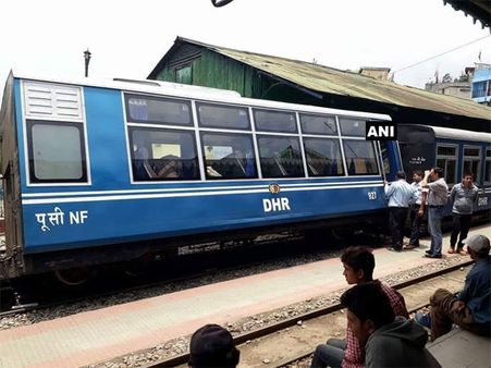 Darjeeling toy train derailed, no casualties