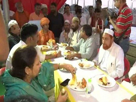 UP: 1000-year-old Lucknow's Mankameshwar temple hosts first iftar