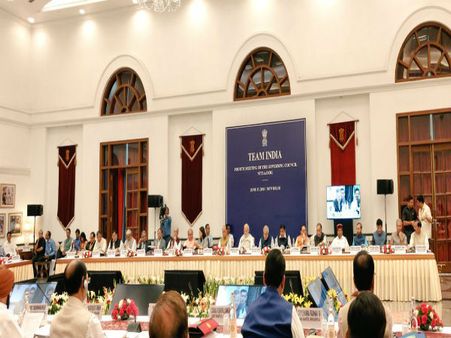 Niti Aayog platform is for historic change, says Modi