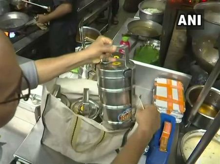 After plastic ban in Maharashtra, this restaurant in Pune delivering food in steel lunch boxes