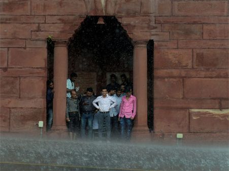 Rains lash parts of Delhi, humidity up