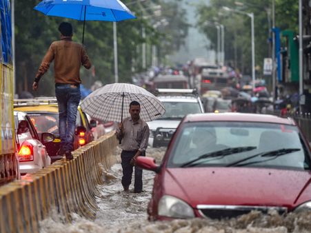 Weather forecast for June 18: Heavy rains to continue in Mumbai