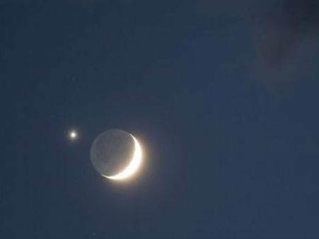Venus near moon in dramatic sky show tonight: How to watch it