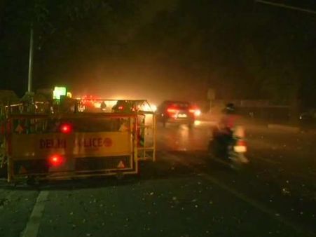 Dust storm hits Delhi, services on Delhi Metro’s Red and Blue line affected