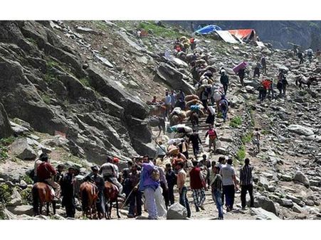 Fresh batch of 233 pilgrims leaves Jammu for Amarnath cave shrine