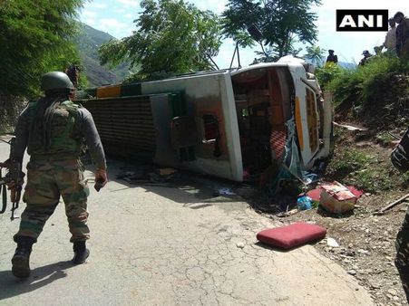 2 Amarnath pilgrims injured as bus skids off on Srinagar-Leh highway