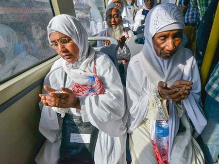 First batch of Haj pilgrims leave for Saudi Arabia