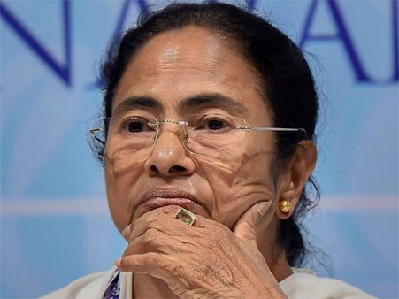 To stitch up federal front, Mamata to visit New Delhi
