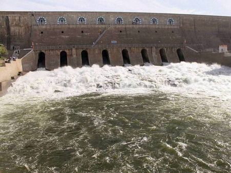 Flood alert in Theni, Madurai, scores moved to relief camps