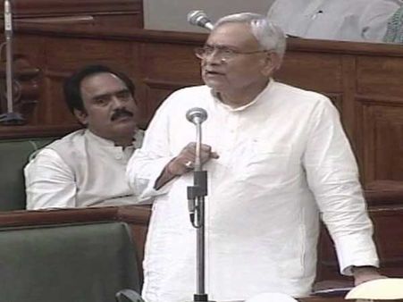 Shelter home issue rocks Bihar Assembly for 2nd day, Tejashwi wants CM's resignation