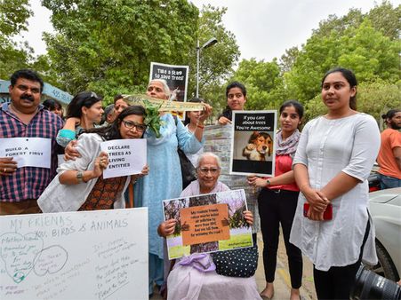 Delhi residents hold march to save trees