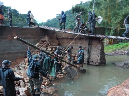 Rains pound Kerala again, hamper relief works