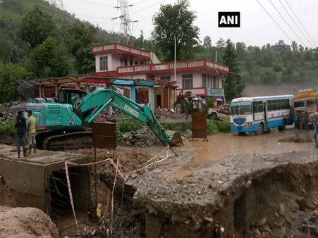 Himachal Pradesh: Heavy rain forces closure of schools in Shimla, Mandi