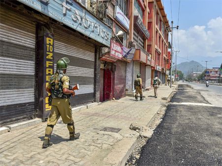Srinagar shuts on rumour that Article 35 A has been scrapped by SC
