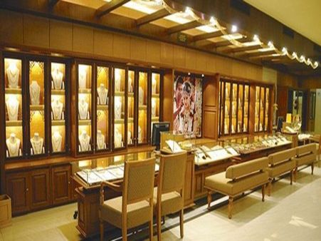 Jewellery shop in Delhi robbed at gun-point