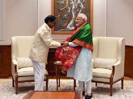 Modi-KCR meet: No talk on early polls