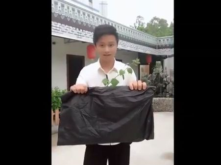 The magician was showing his tricks smartly until this happened…