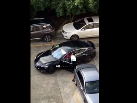 Two woman have an ugly day out: Do you find the video annoying or funny?