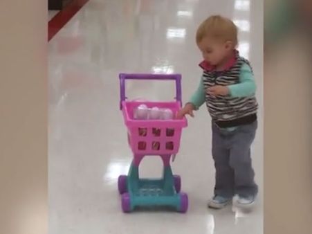 Kid speeds with her shopping cart inside grocery store; meets a hilarious end