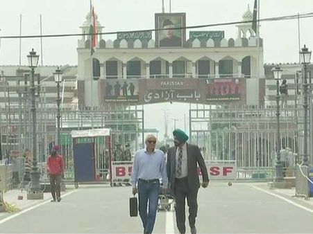 Sidhu returns from Pakistan, says it was not his decision to sit beside PoK President