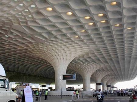 6 AAI run airports bag international awards