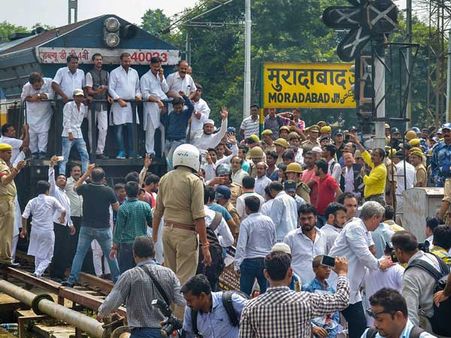 Bharat Bandh highlights: India witnesses mixed response, non BJP states bear the burnt