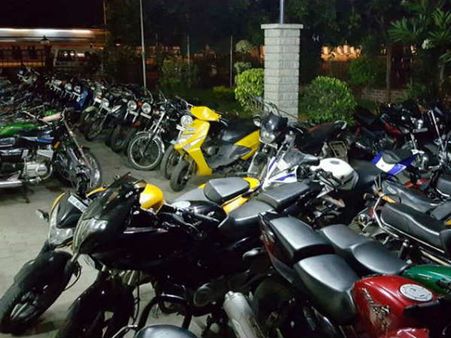 Ban on motorcycle sale to those without driving licence: HC orders partial stay