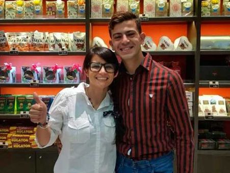 Argentina man submits hand-written resume because he had no money to take print;melts several hearts