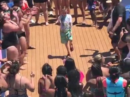 This kid puts the cruise deck on fire… watch his moves