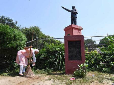 In PICS: Swachhata Hi Seva: PM Modi cleans school premises in Delhi