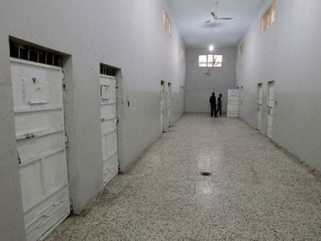 100s escape prison near Libya’s Tripoli