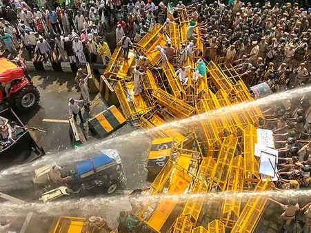 Blockade by farmers over but not the electoral damage threat