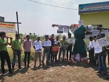 Guess whose effigy the harassed husbands burnt on Dussehra