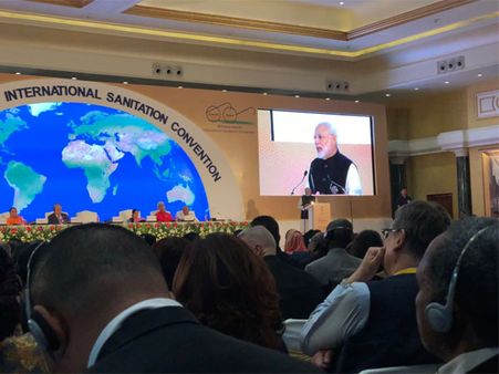 Gandhiji chose cleanliness over freedom: Modi