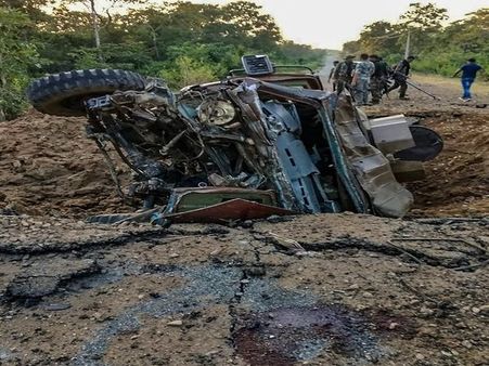 Cop injured in Chhattisgarh naxal attack succumbs to injuries, death toll rises to 4