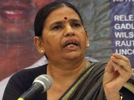 Activist Sudha Bharadwaj arrested, taken to custody by Pune Police